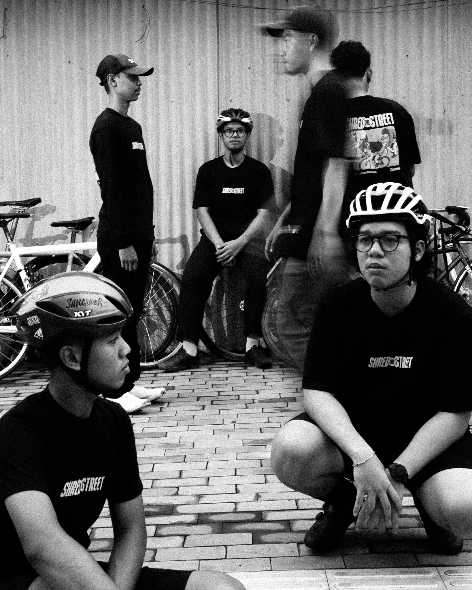 Kelompok rider SDBZ dengan merchandise komunitas